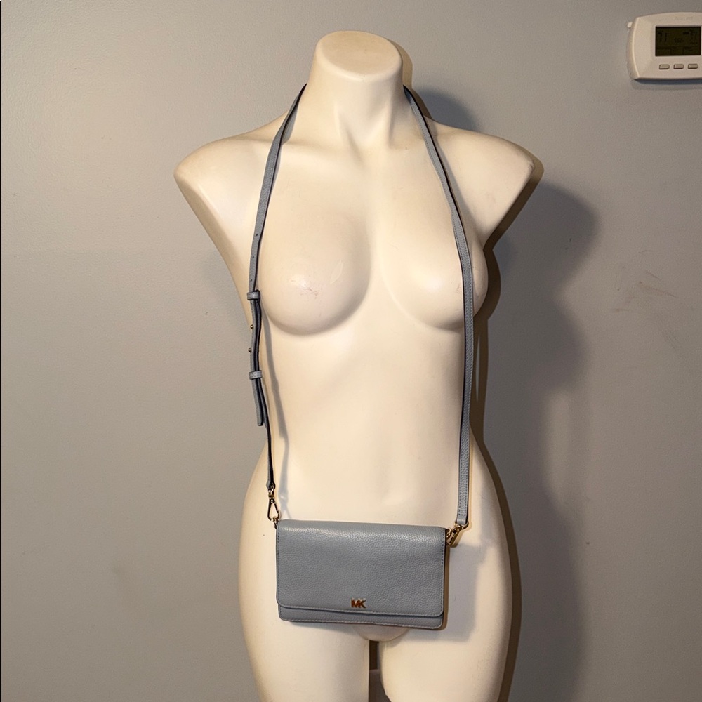 Michael Kors Crossbody Small Pebbled Leather Phone Wallet Handbag . Pale blue.